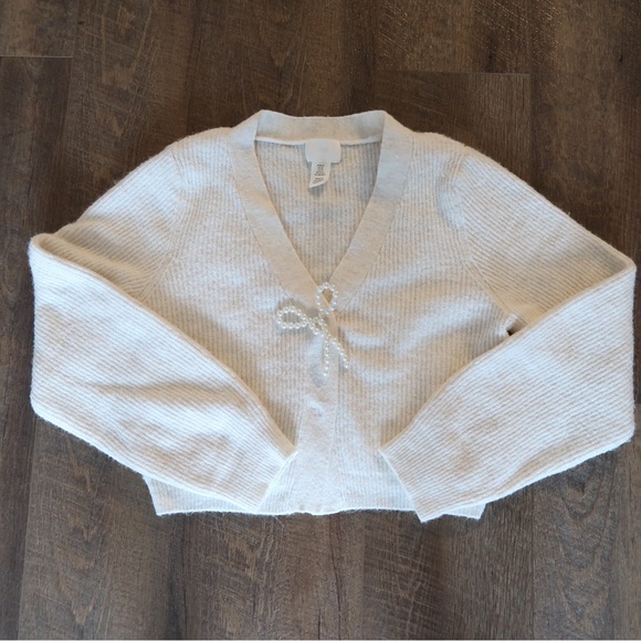H&M Elegant White Women's Sweater - Picture 1 of 4